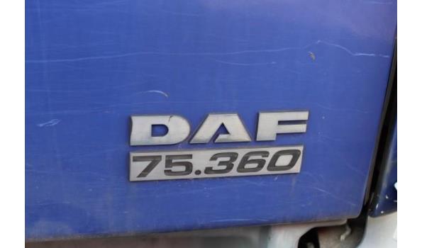 vrachtwagen DAF AS 75PE-L, diesel, 9181cm³, 265kW, 1e inschr 06/01/07, chassisnr XLRAS75PC0E722785, 1.143.054km, CO²-uitstoot ng, Euro3, MTM 26000kg, Tarra 12900kg, compl met kentekenbewijs, gelijkvormigheidsattest, keuring 13/1/22, 1sleutel